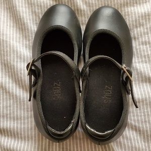 Girl's tap shoes